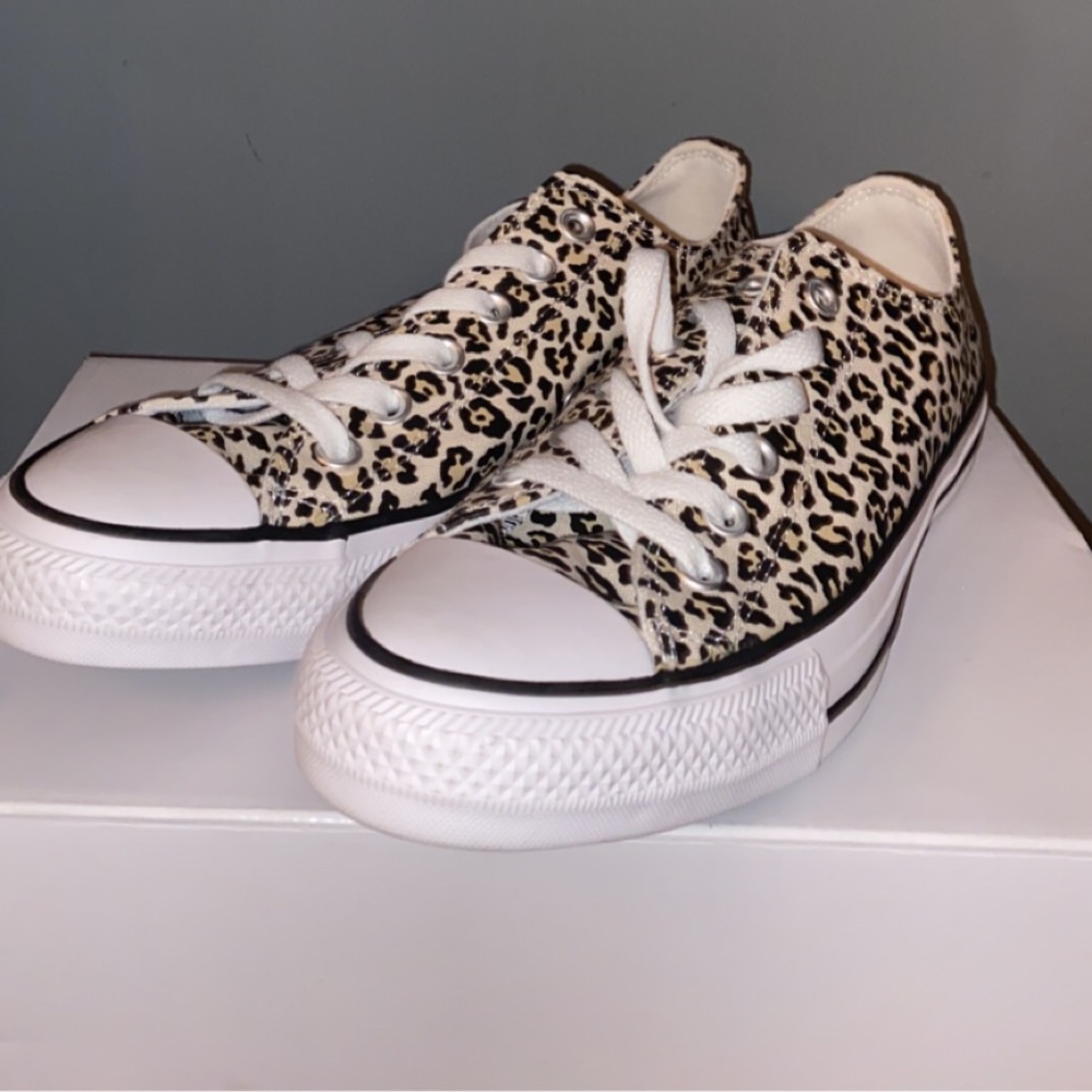 NEW Womens Cheetah Converse